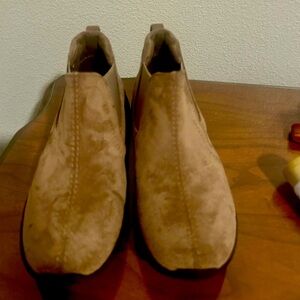 Used Earth Origins ankle boots